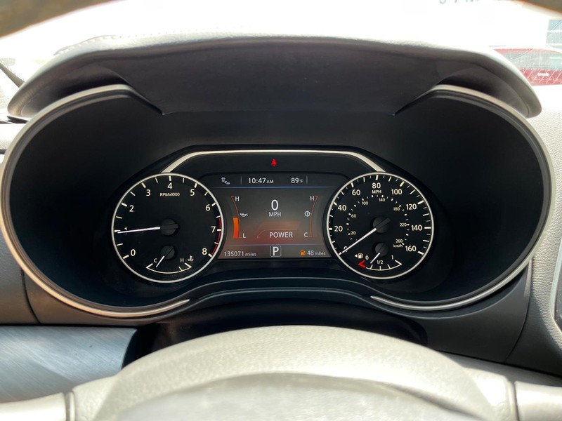 Nissan Maxima Vehicle Image 19