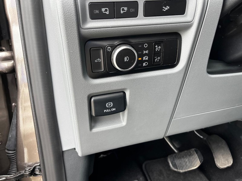 Ford F-150 Vehicle Image 16