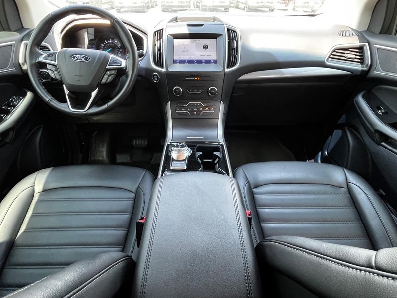 Ford Edge Vehicle Image 11