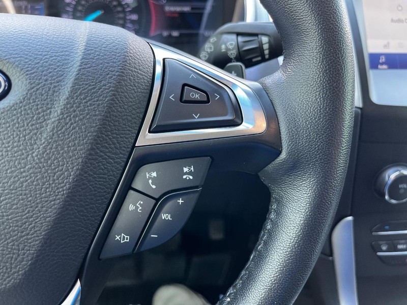 Ford Edge Vehicle Image 17