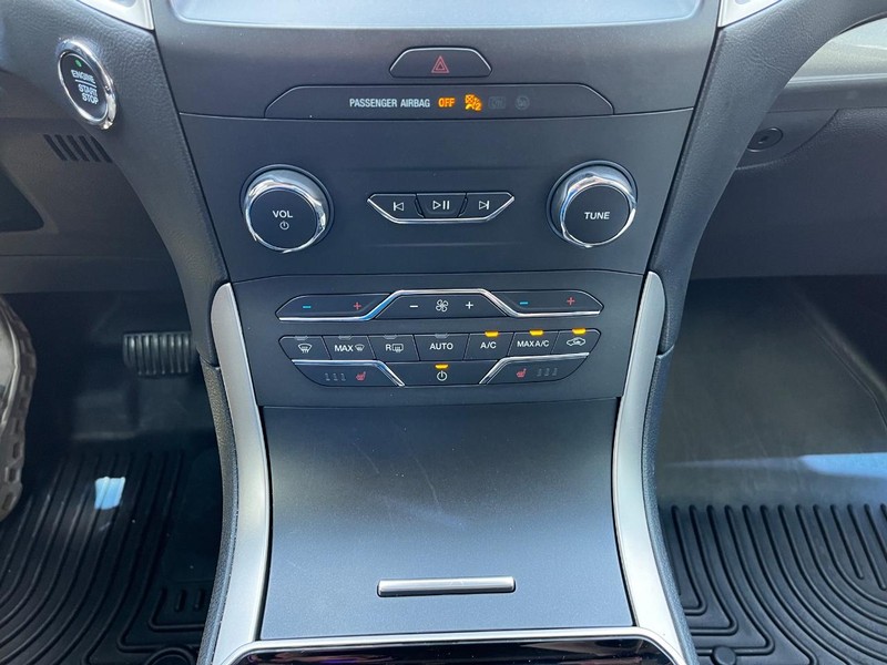 Ford Edge Vehicle Image 19