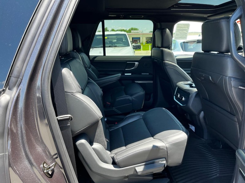 Ford Expedition Max Vehicle Image 04