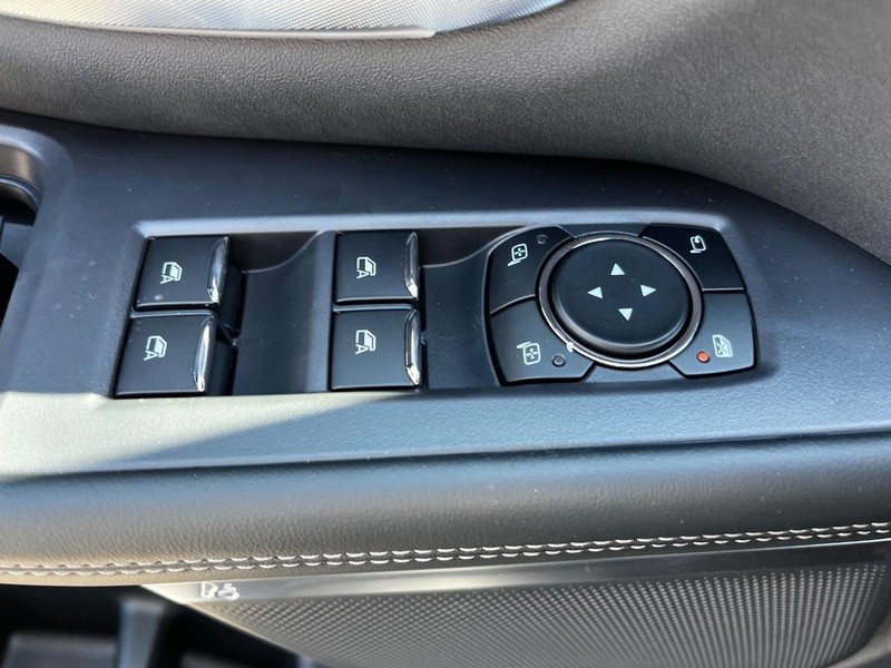 Ford Expedition Max Vehicle Image 11