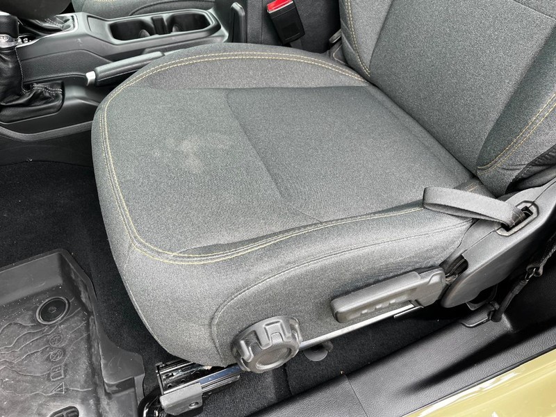 Jeep Wrangler Vehicle Image 10