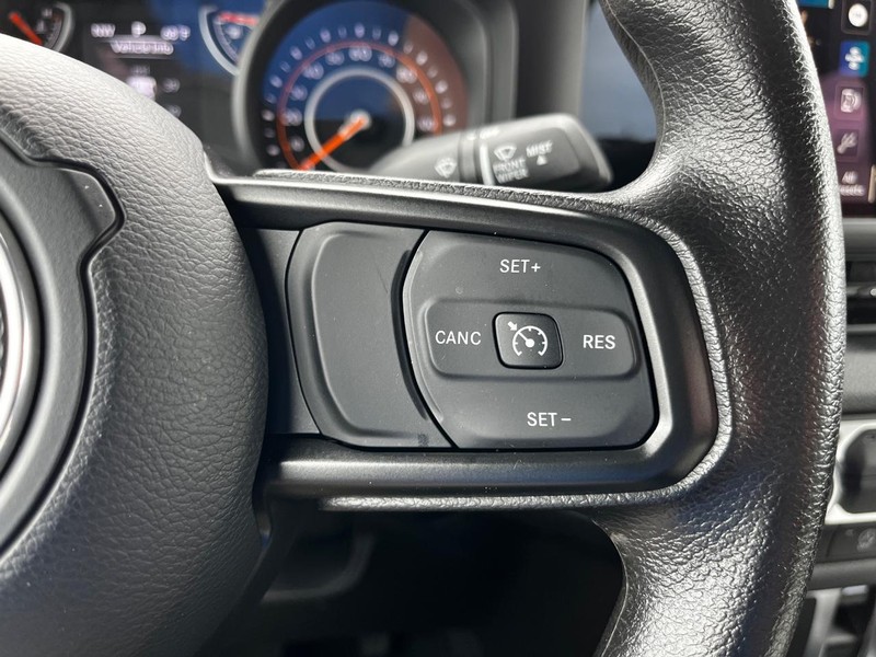 Jeep Wrangler Vehicle Image 12