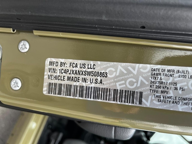 Jeep Wrangler Vehicle Image 17
