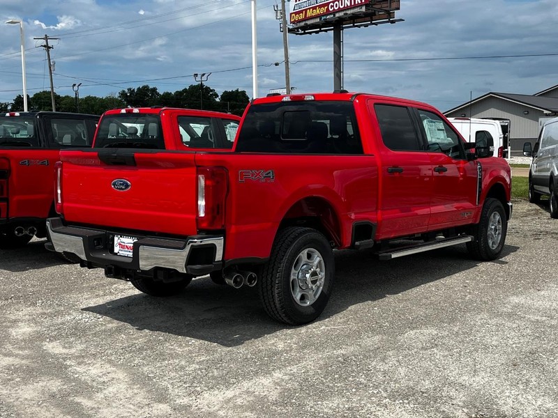 Ford Super Duty F-350 SRW Vehicle Image 03