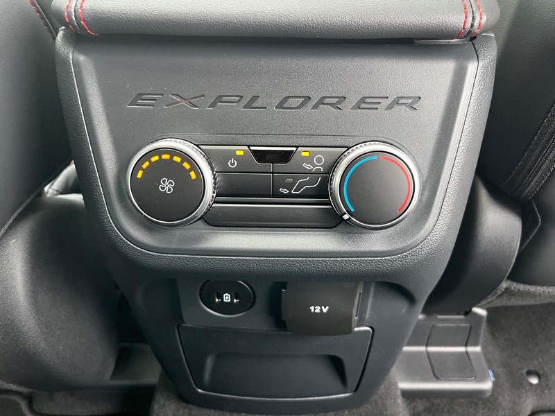 Ford Explorer Vehicle Image 06