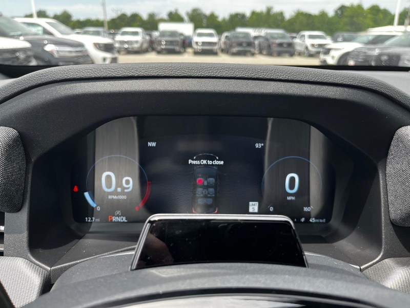 Ford Explorer Vehicle Image 15