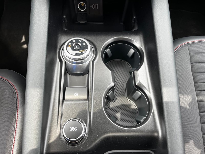 Ford Explorer Vehicle Image 16