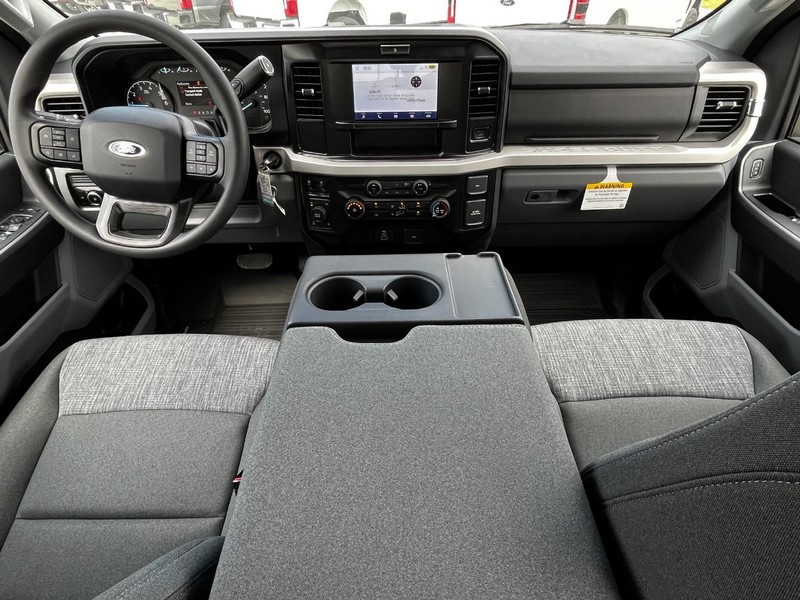 Ford Super Duty F-350 SRW Vehicle Image 05