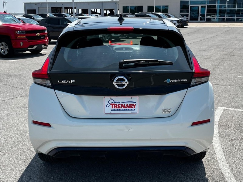 Nissan LEAF Vehicle Image 04