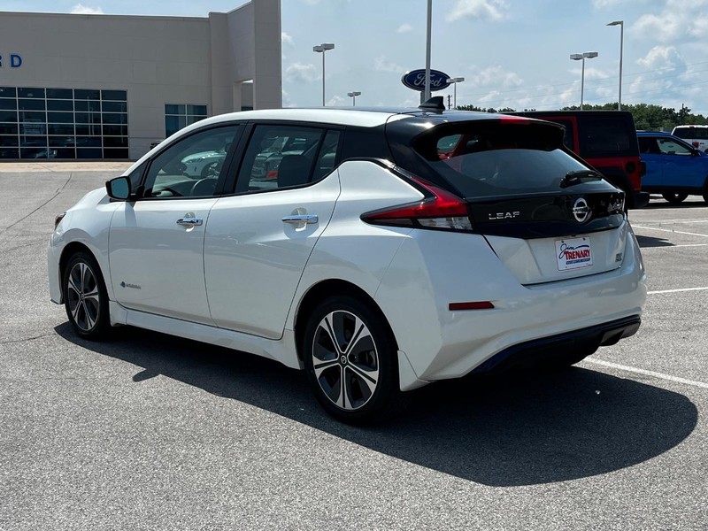 Nissan LEAF Vehicle Image 06