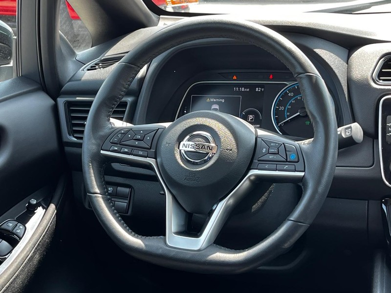 Nissan LEAF Vehicle Image 12