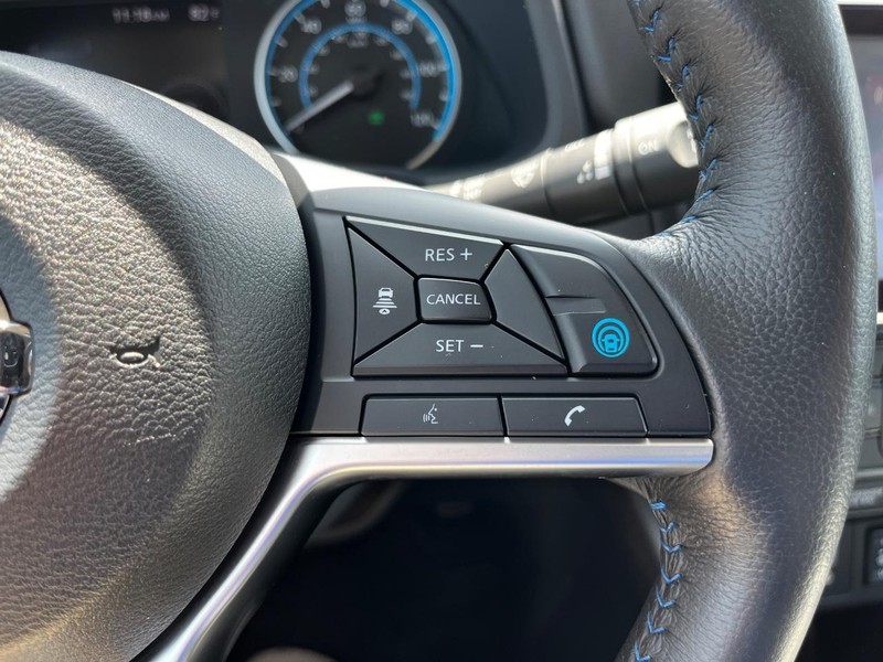 Nissan LEAF Vehicle Image 17