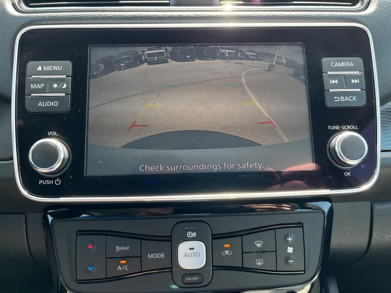 Nissan LEAF Vehicle Image 21