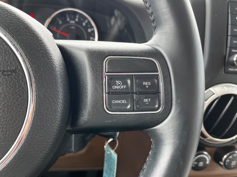 Jeep Wrangler Unlimited Vehicle Image 16