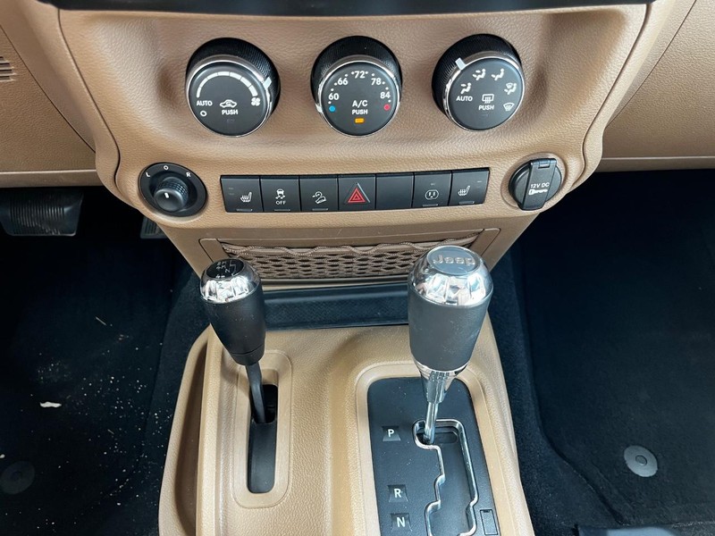 Jeep Wrangler Unlimited Vehicle Image 18