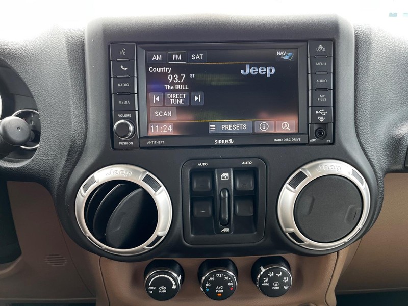 Jeep Wrangler Unlimited Vehicle Image 19