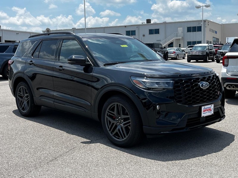 Ford Explorer Vehicle Image 02