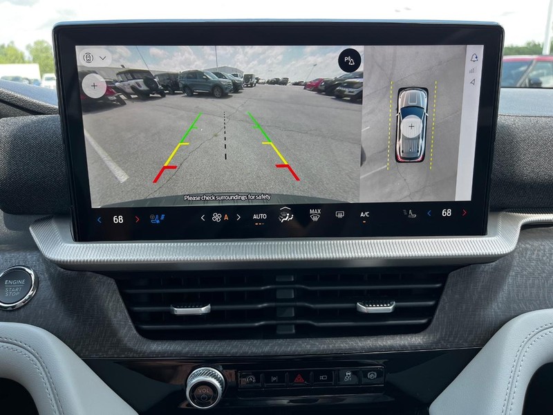 Ford Explorer Vehicle Image 18