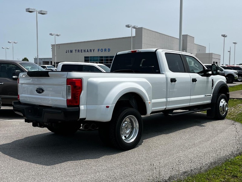 Ford Super Duty F-450 DRW Vehicle Image 03