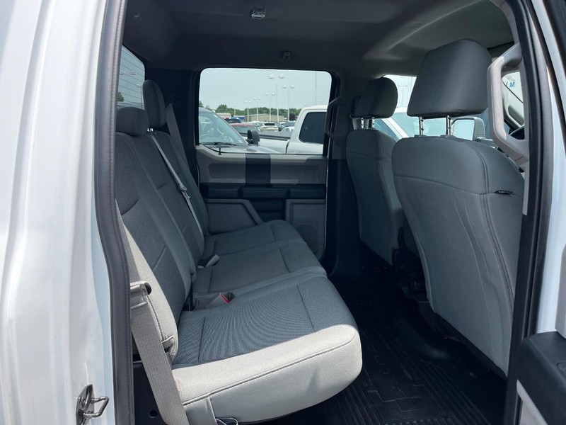 Ford Super Duty F-450 DRW Vehicle Image 09