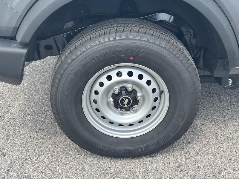 Ford Bronco Vehicle Image 04