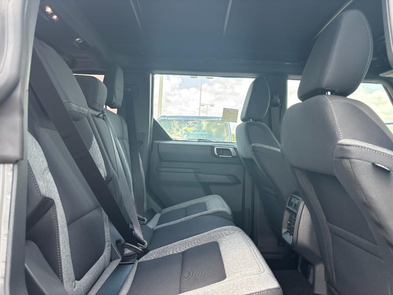 Ford Bronco Vehicle Image 05