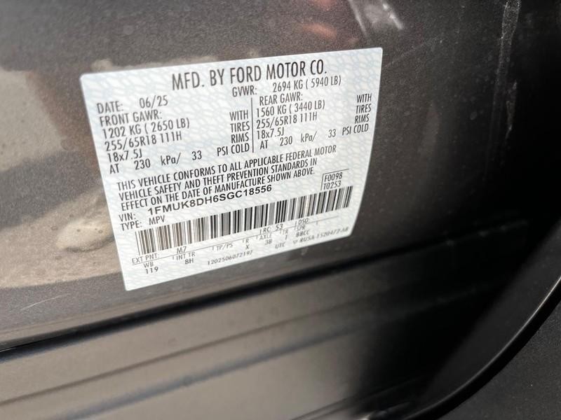 Ford Explorer Vehicle Image 18