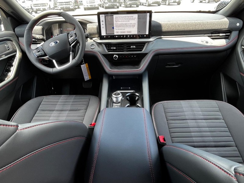 Ford Explorer Vehicle Image 07