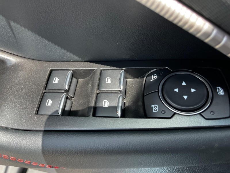 Ford Explorer Vehicle Image 10