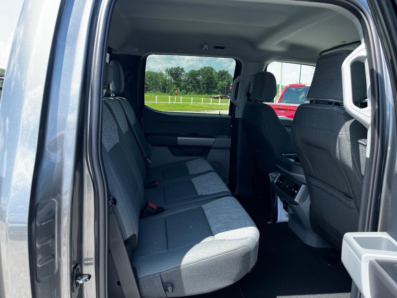 Ford Super Duty F-350 SRW Vehicle Image 04