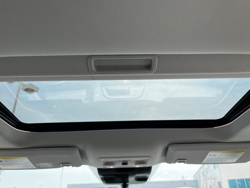 Ford Maverick Vehicle Image 11