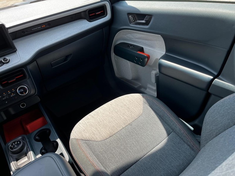 Ford Maverick Vehicle Image 14