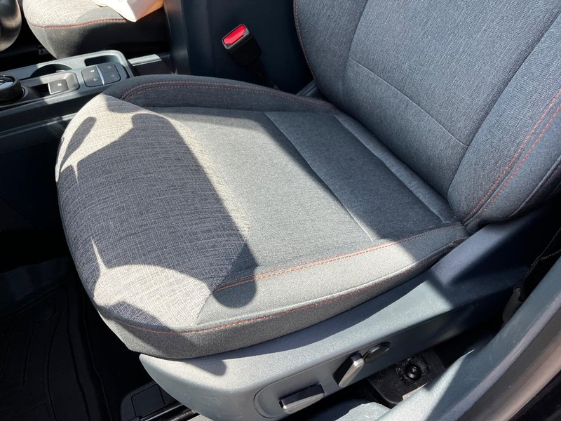 Ford Maverick Vehicle Image 16