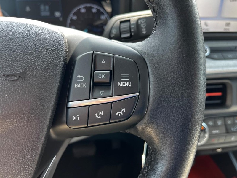 Ford Maverick Vehicle Image 18