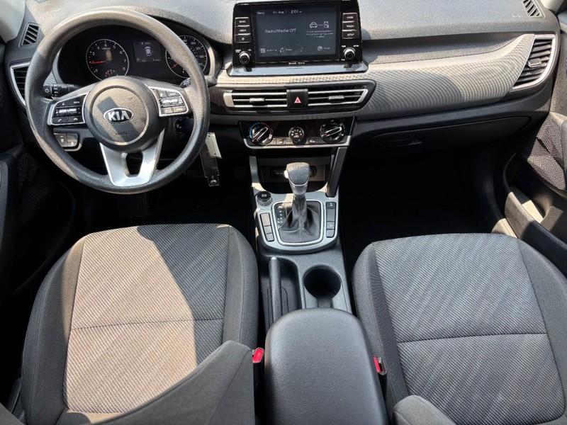 Kia Seltos Vehicle Image 11