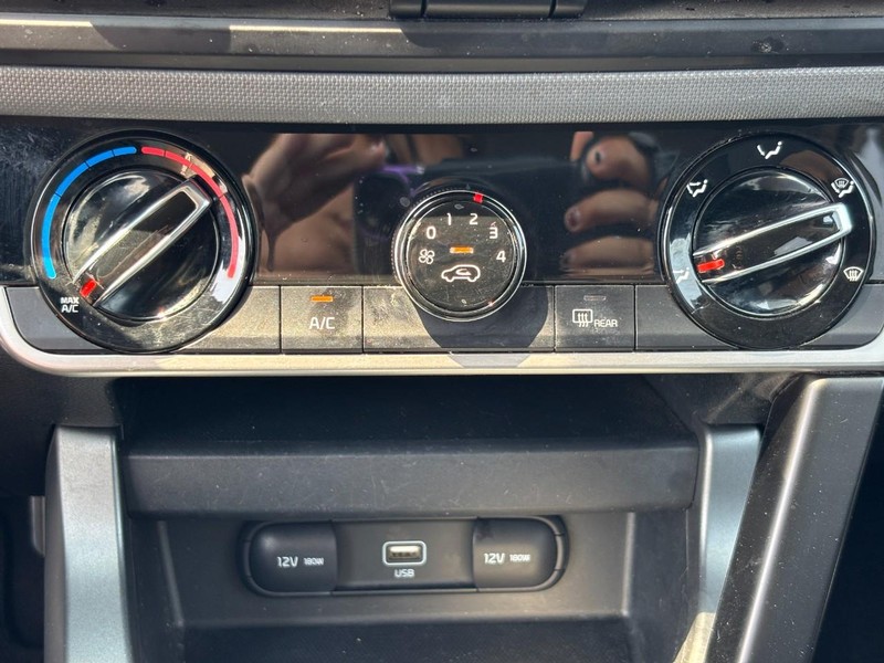 Kia Seltos Vehicle Image 22