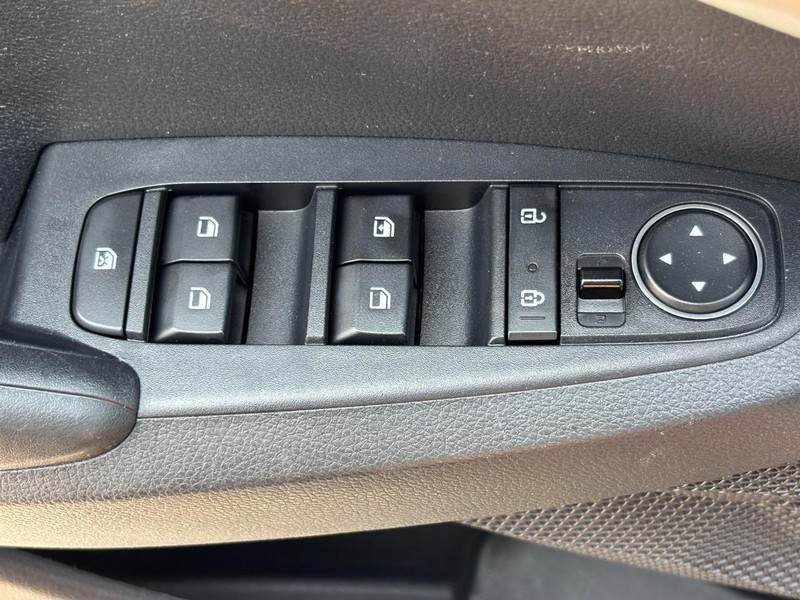 Kia Seltos Vehicle Image 23