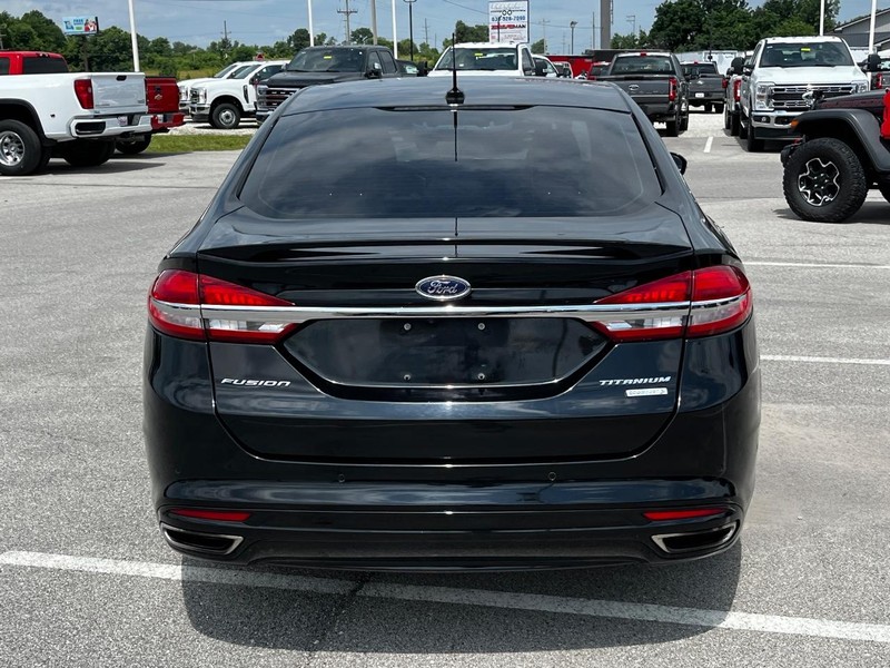 Ford Fusion Vehicle Image 04