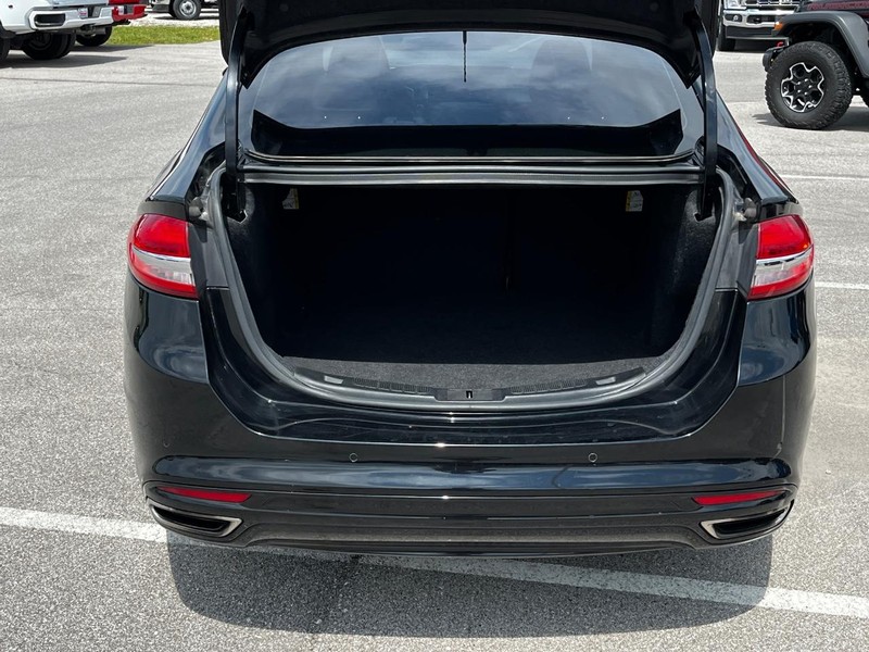 Ford Fusion Vehicle Image 05