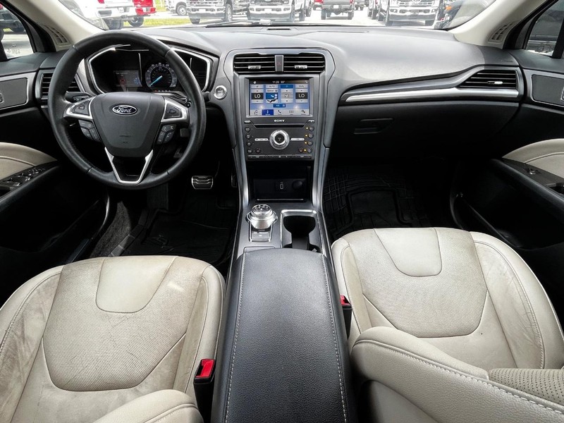 Ford Fusion Vehicle Image 11