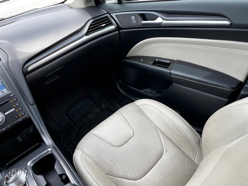 Ford Fusion Vehicle Image 13