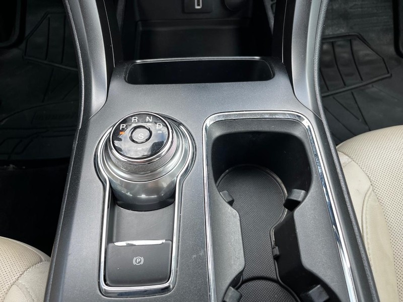 Ford Fusion Vehicle Image 19