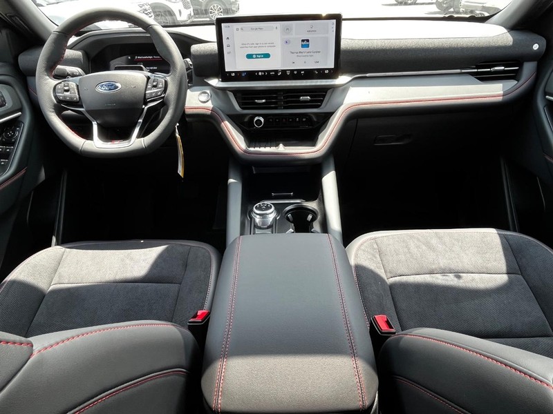 Ford Explorer Vehicle Image 08