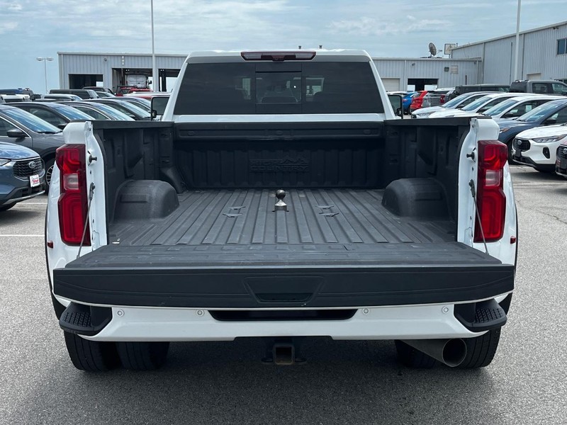 Chevrolet Silverado 3500HD Vehicle Image 05