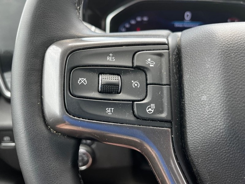 Chevrolet Silverado 3500HD Vehicle Image 19