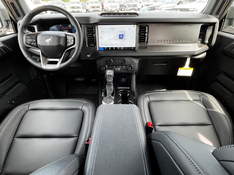 Ford Bronco Vehicle Image 05