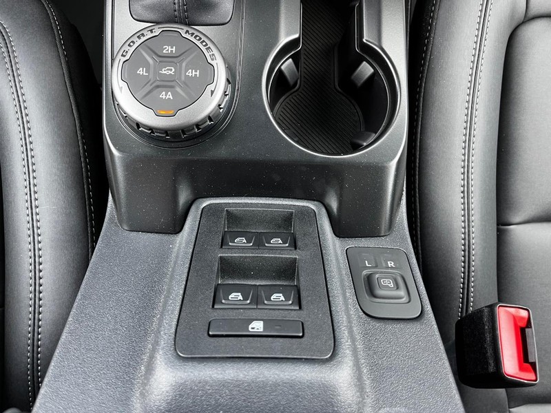 Ford Bronco Vehicle Image 12